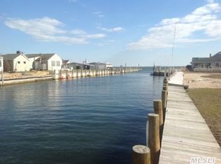 38 Namkee Ln, Blue Point, NY 11715
