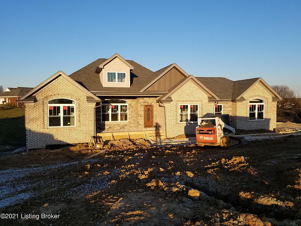 1st image of 14 Willow Run Dr