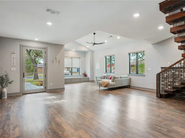 1007 Laredo Ct, College Station, TX 77845