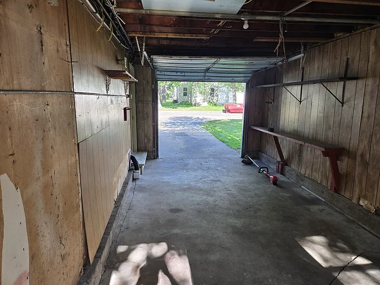 829 Kendall Ave S — Photo 16