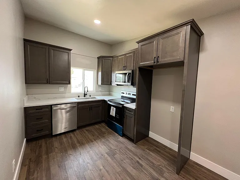 505 Hilltop Dr #A — Photo 8