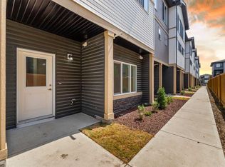 90 W Corner Meadows Mnr NE #601, Calgary, AB T3N2E2