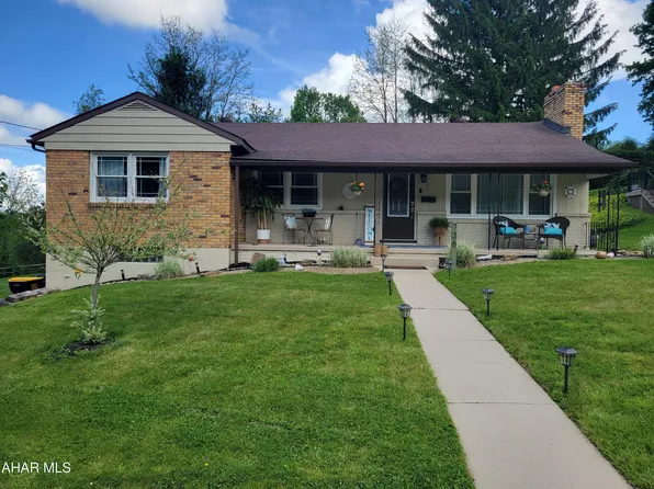 736 N Spruce St, Ebensburg, PA 15931