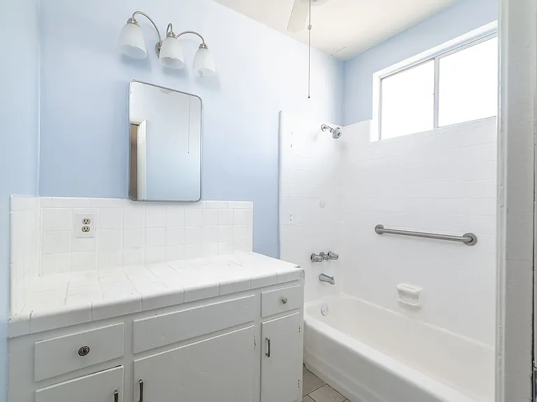 123 N Spruce St — Photo 12