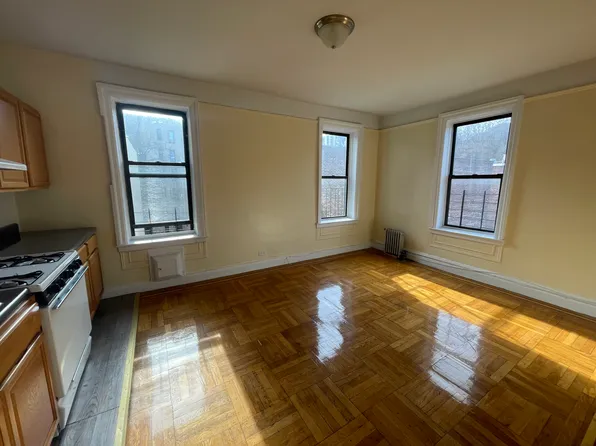 88 Seaman Avenue image 1 of 5