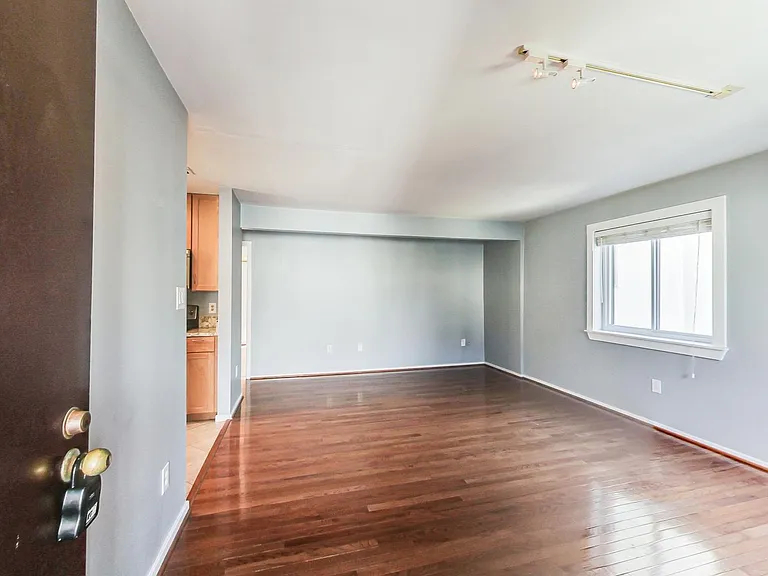 8923 Battery Pl — Photo 3