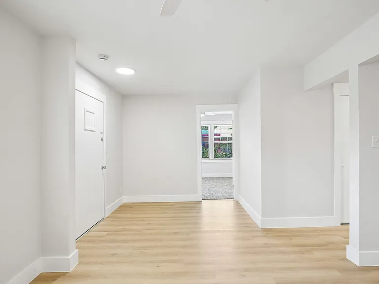 Chateau Apartments - Newly Renovated 1, 2 & 3-Bedrooms at 24th & Hillsboro Village — Photo 46
