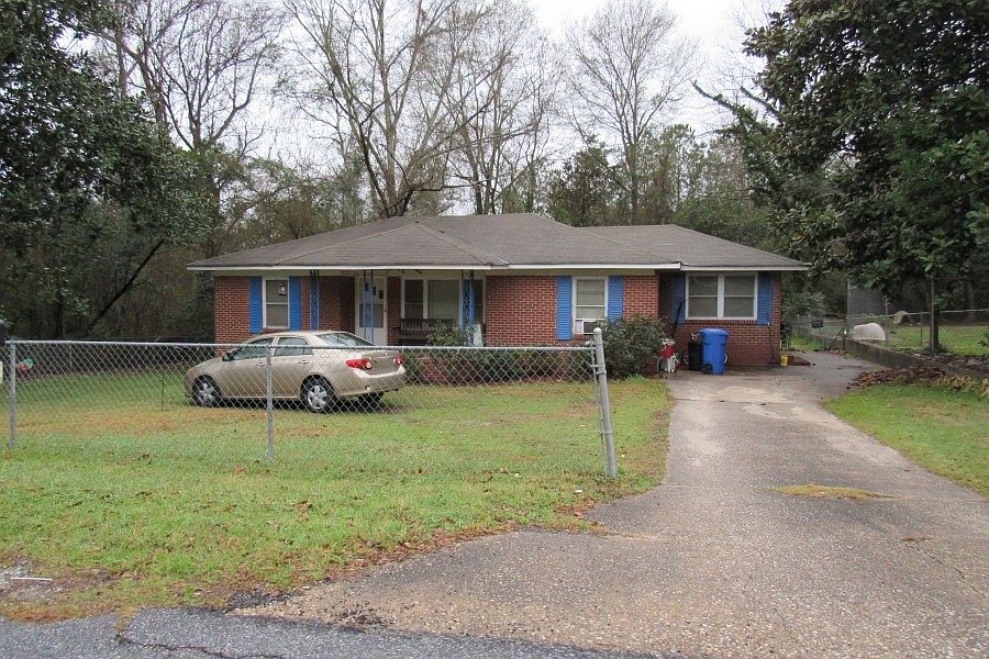 1st image of 903 Eastwood Dr
