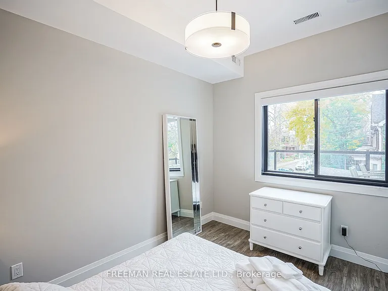 50 Russell St #2 — Photo 13