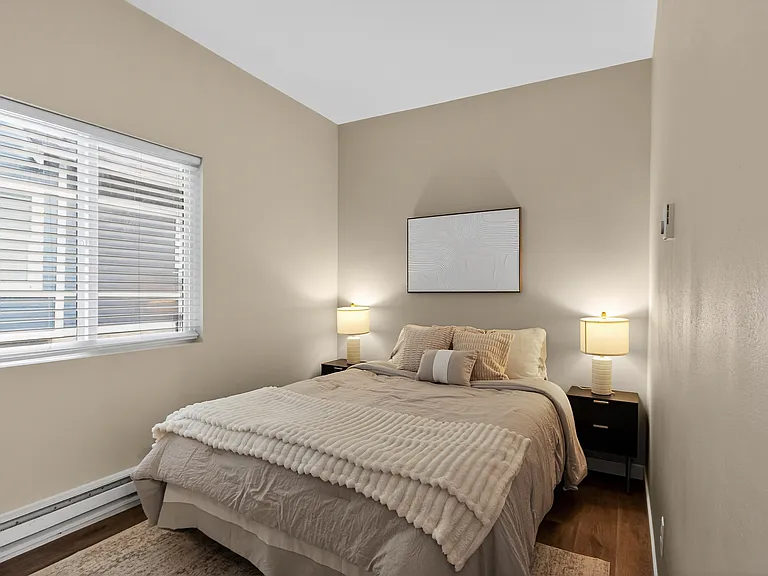 2415 Cedar St — Photo 2