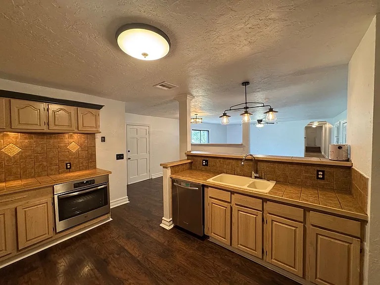 715 E Plymouth Ave — Photo 7