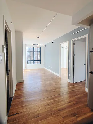 Rented by Manhattan Management LLC | media 56