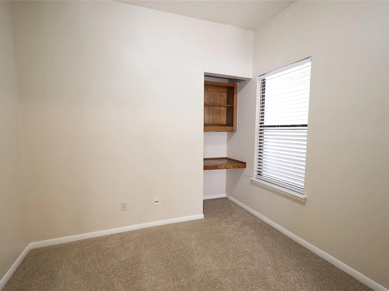 1 bed, 1.0 bath, 717 sqft, $1,200 — Photo 4