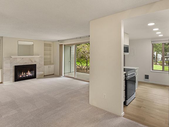 3rd image of 4635 W Lake Sammamish Pkwy SE APT G105