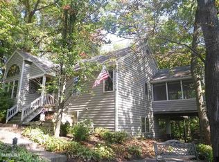 12 Southridge Dr, Galena, IL 61036