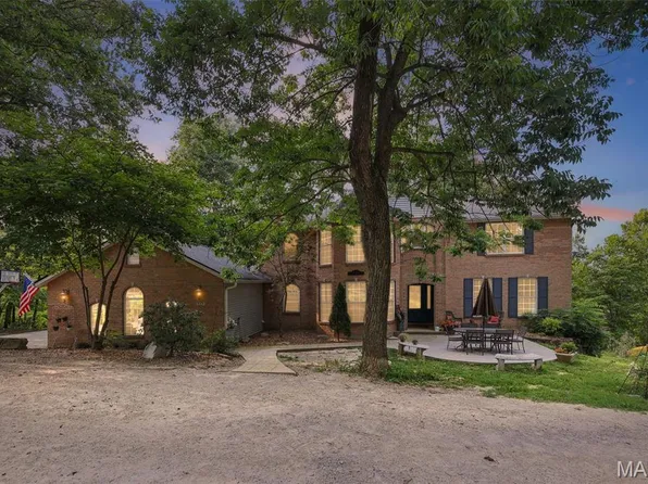 2221 Levin Crest Ln, Dupo, IL 62239
