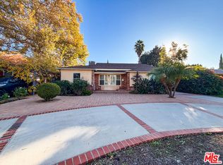 15424 Camarillo St, Sherman Oaks, CA 91403