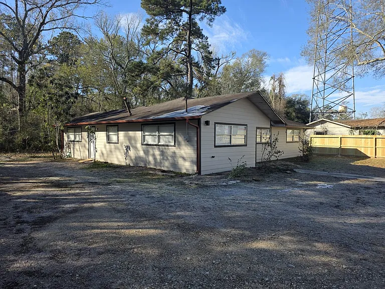 26334 FM 2090 Rd — Photo 1