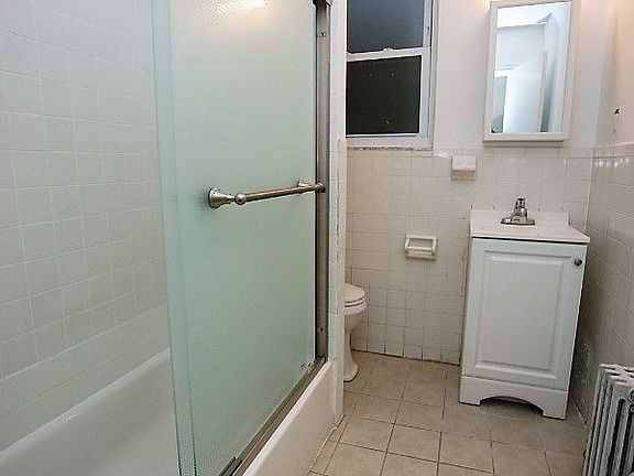 5th image of 426 E 5th St #1