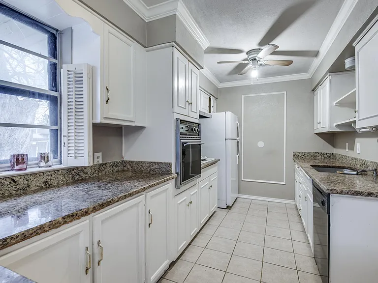 2639 Globe Ave — Photo 9