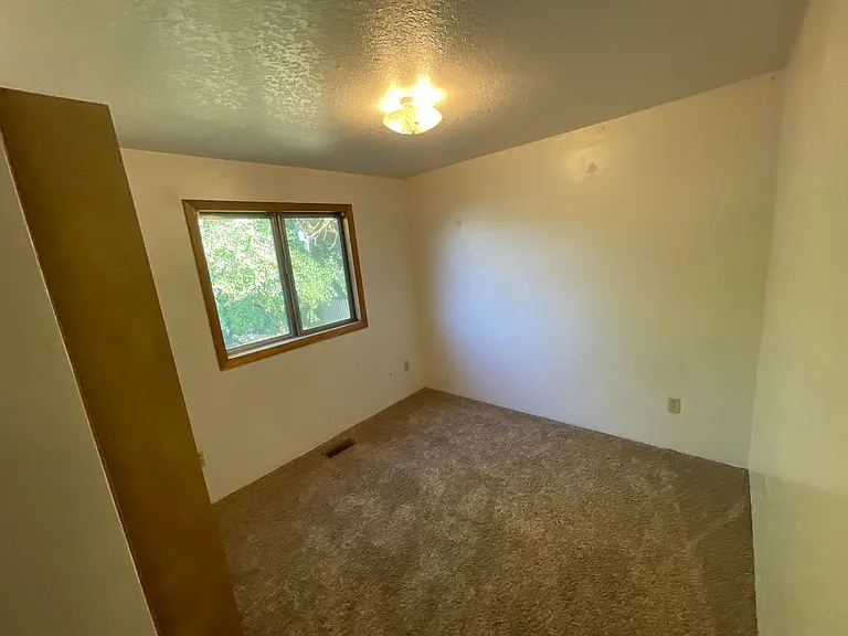 347 SW Ewen St — Photo 11