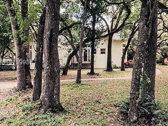 3rd image of 5400 Woodland Ln