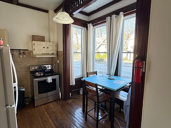 5th image of 75 Caroline St APT 1B