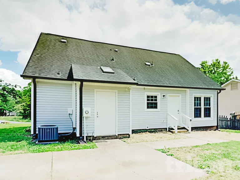 8831 Milton Morris Dr — Photo 18
