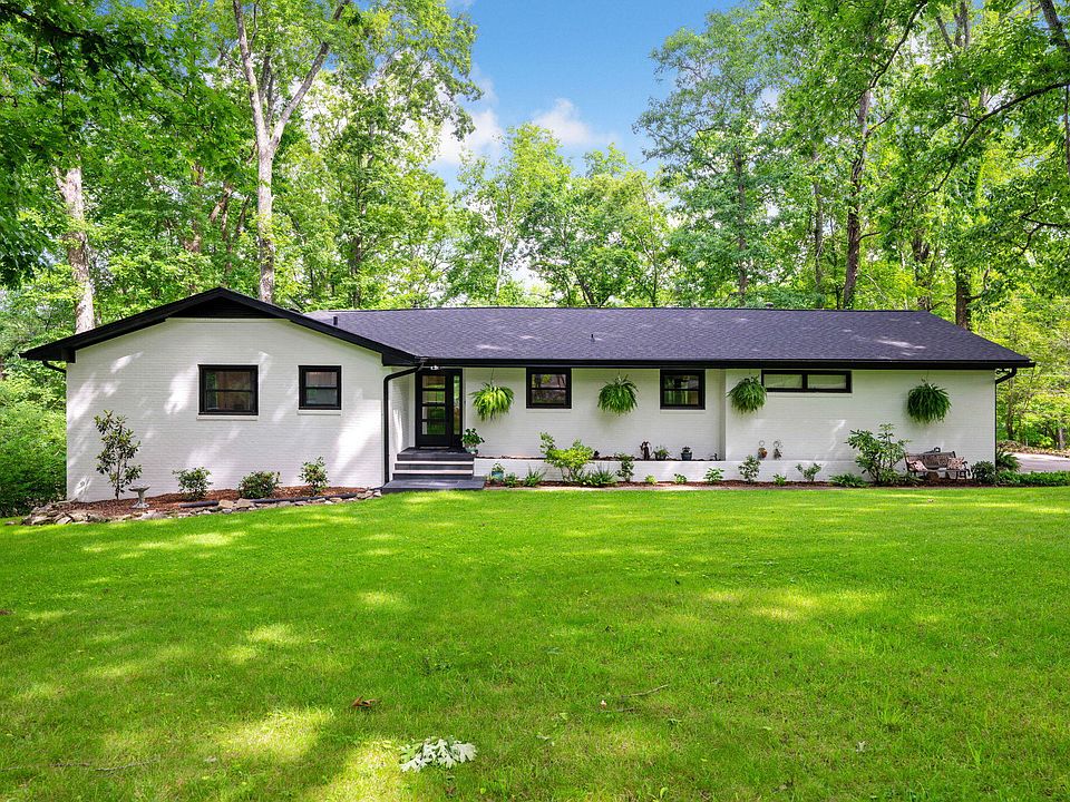 1st image of 325 Arrow Dr