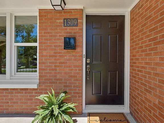 5th image of 1309 E Bennett Street