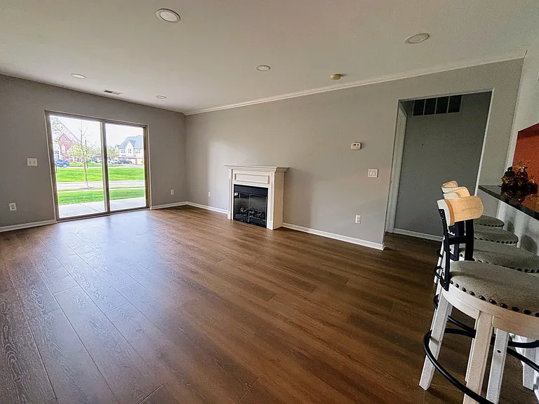 Open, spacious, and well lit!