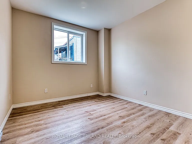 80 Albert St #103 — Photo 6
