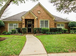 5002 Berkshire Ct, Sugar Land, TX 77479