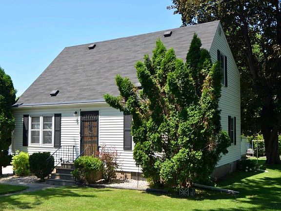 2nd image of 2455 13th Ave E