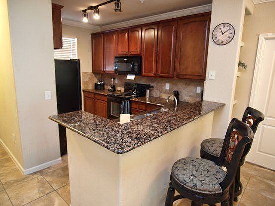 BP3C904-522-kitchen-and-breakfast-bar