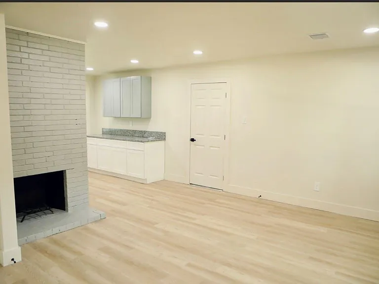 5831 Chinaberry Dr — Photo 3