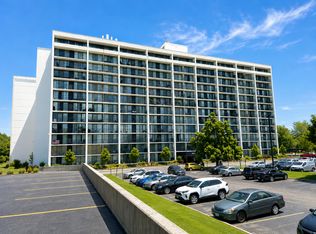 2005 S Finley Rd Unit 612, Lombard, IL 60148