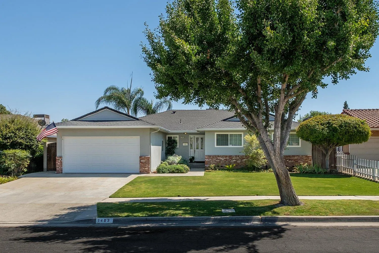 1483 E Vartikian Ave photo 1