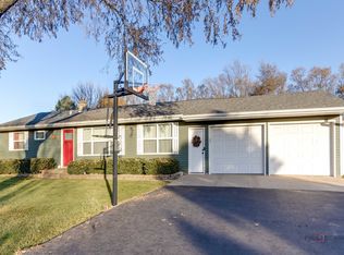 612 N Kent Rd, McHenry, IL 60051