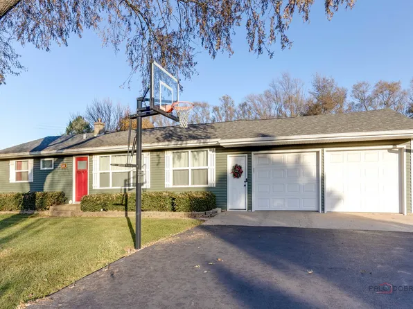 612 N Kent Rd, McHenry, IL 60051