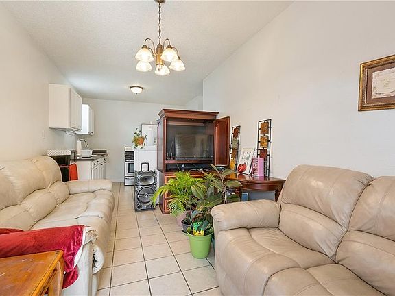 4th image of 3517-19 4th St