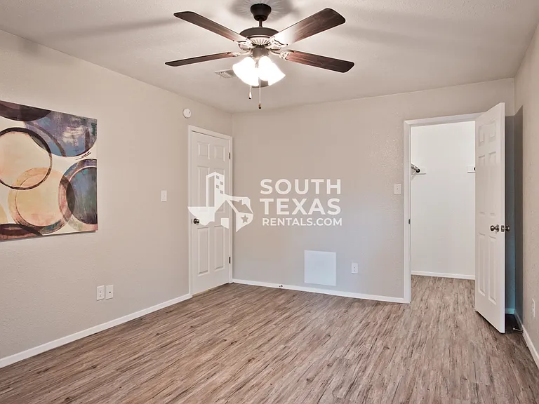 307 Westwood Dr #C — Photo 6