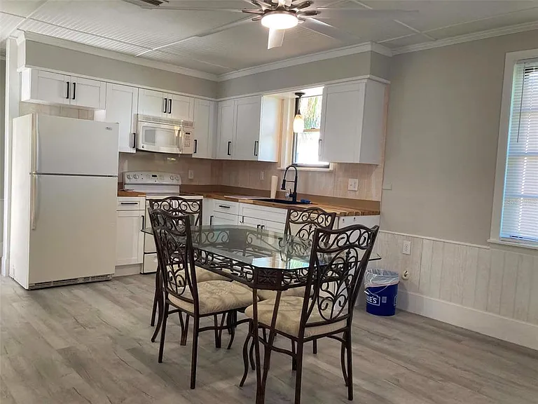 31 W Oakwood St #2 — Photo 4