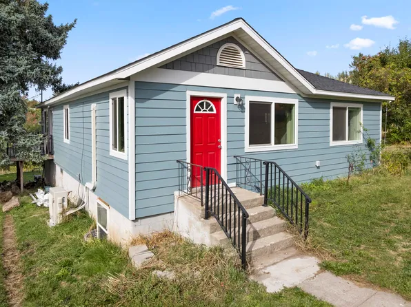 637 N Broadway St, Tekoa, WA 99033