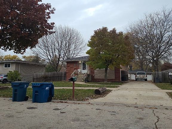 2nd image of 1321 Brookwood St