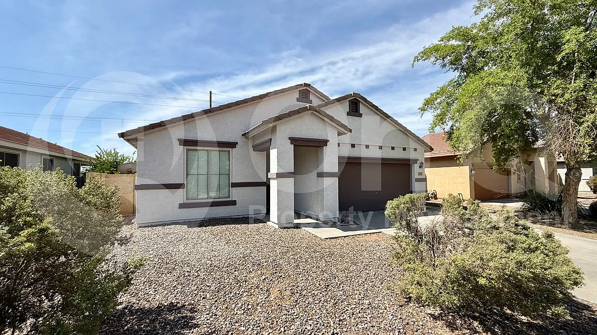 4 bed, 3.0 bath, 1987 sqft, $2,399 — Photo 2