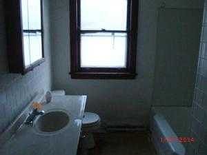 5th image of 12451 S La Salle St