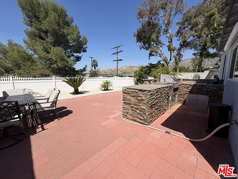 8561 Kyle St — Photo 36