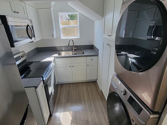 3rd image of 1838 S Mansfield Ave #1/2