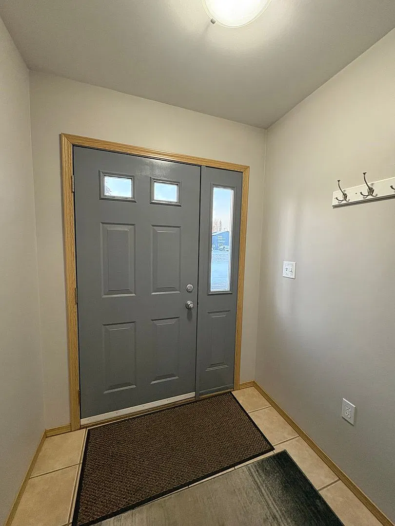 2 bedroom townhouse for rent in Aurora — Photo 2